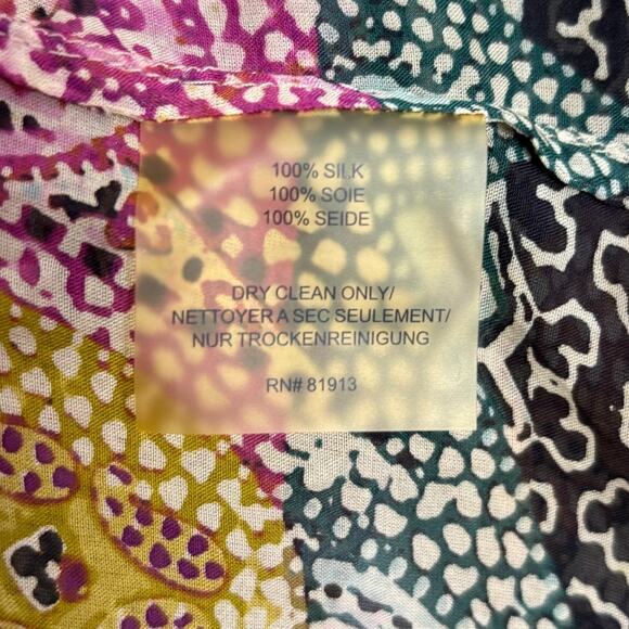 Robert Graham Women's 100% Silk Paisley Print V-Neck Long Sleeve Boho Blouse - Picture 4 of 4